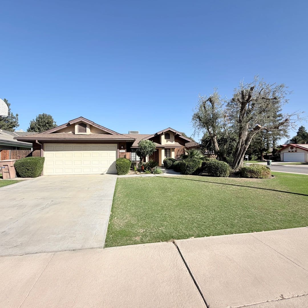 Bakersfield House: 3512 Running Springs Way