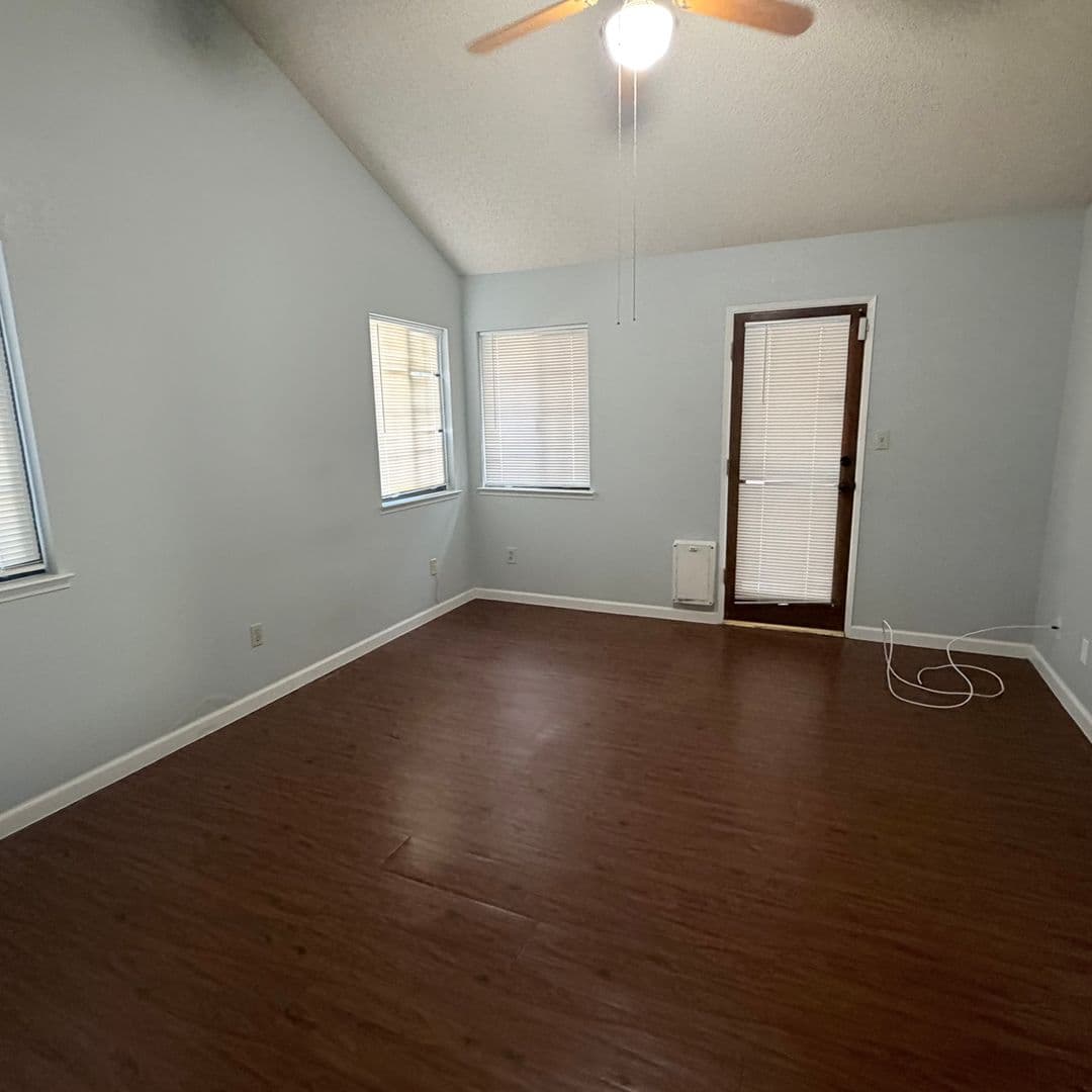 Bakersfield House: 3512 Running Springs Way