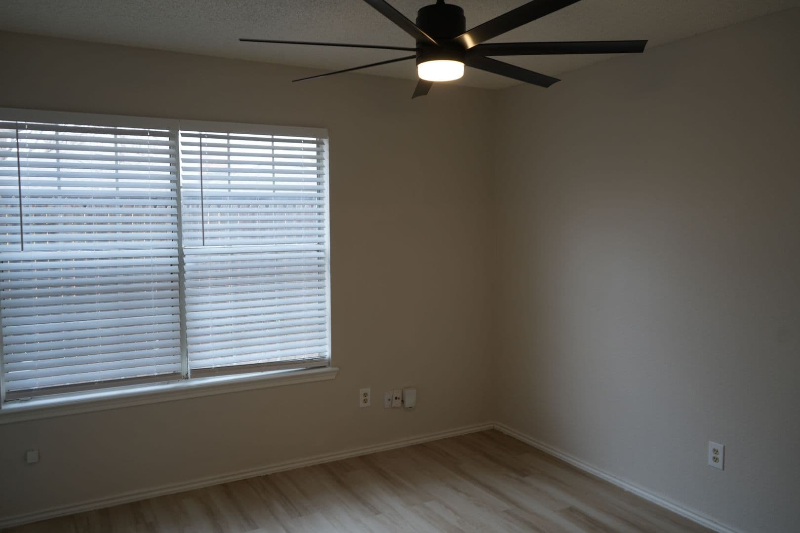 Lubbock House: 5544 93rd St