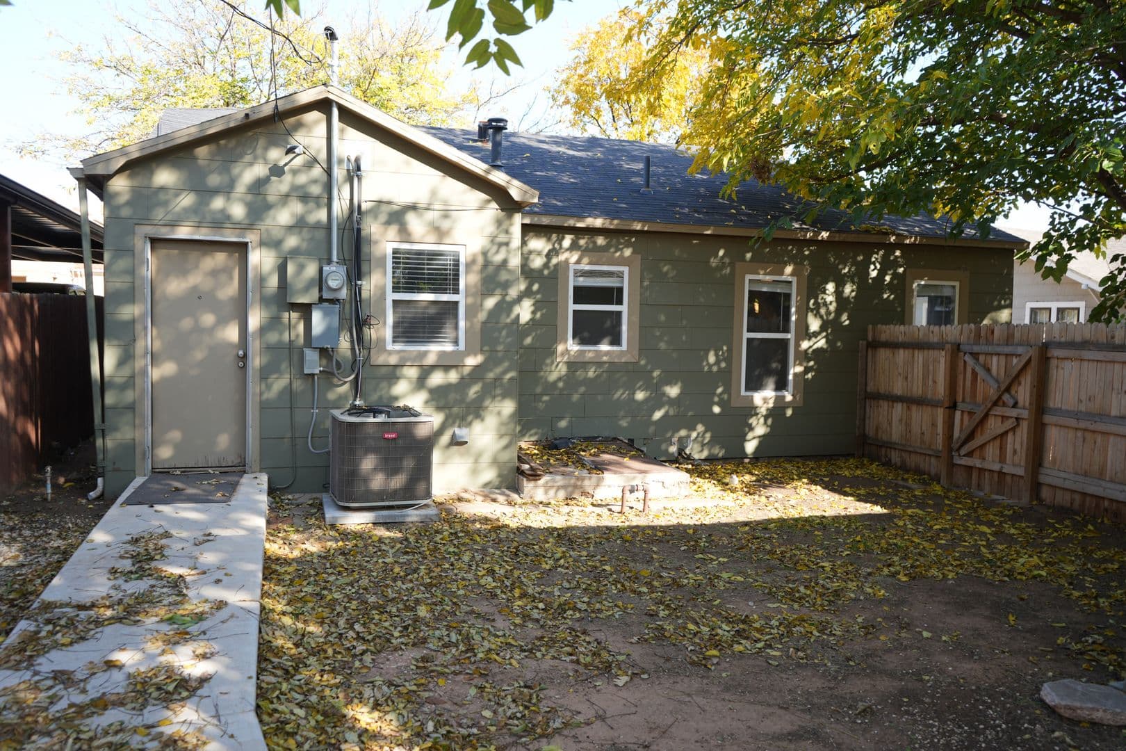 Lubbock Apartment: 2315 13th