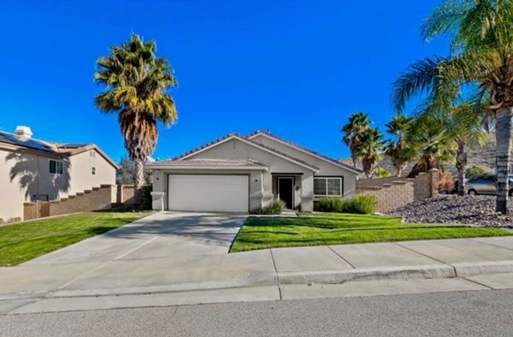 Menifee House: 27884 Maywood Bend Dr