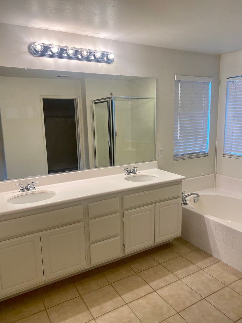 Menifee House: 29428 El Presido Ln