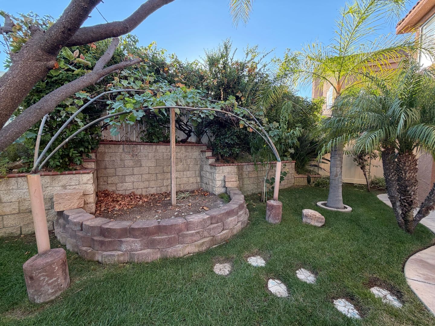 Murrieta House: 23183 Joaquin Ridge Dr