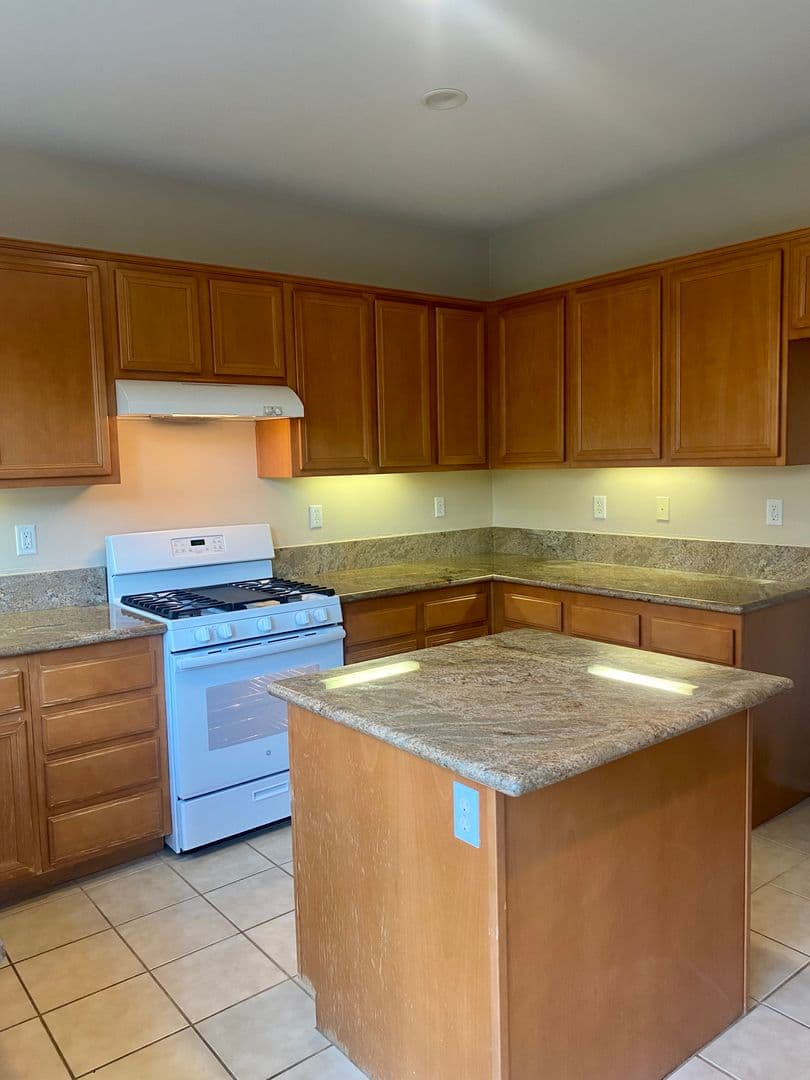 Menifee House: 29428 El Presido Ln