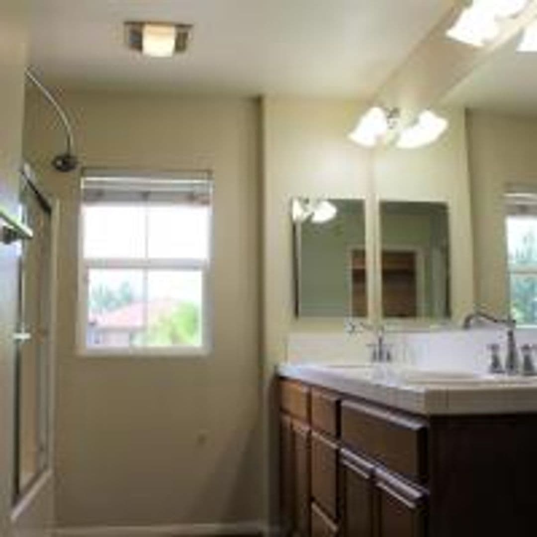 Temecula Townhome: 29178 Portland Ct