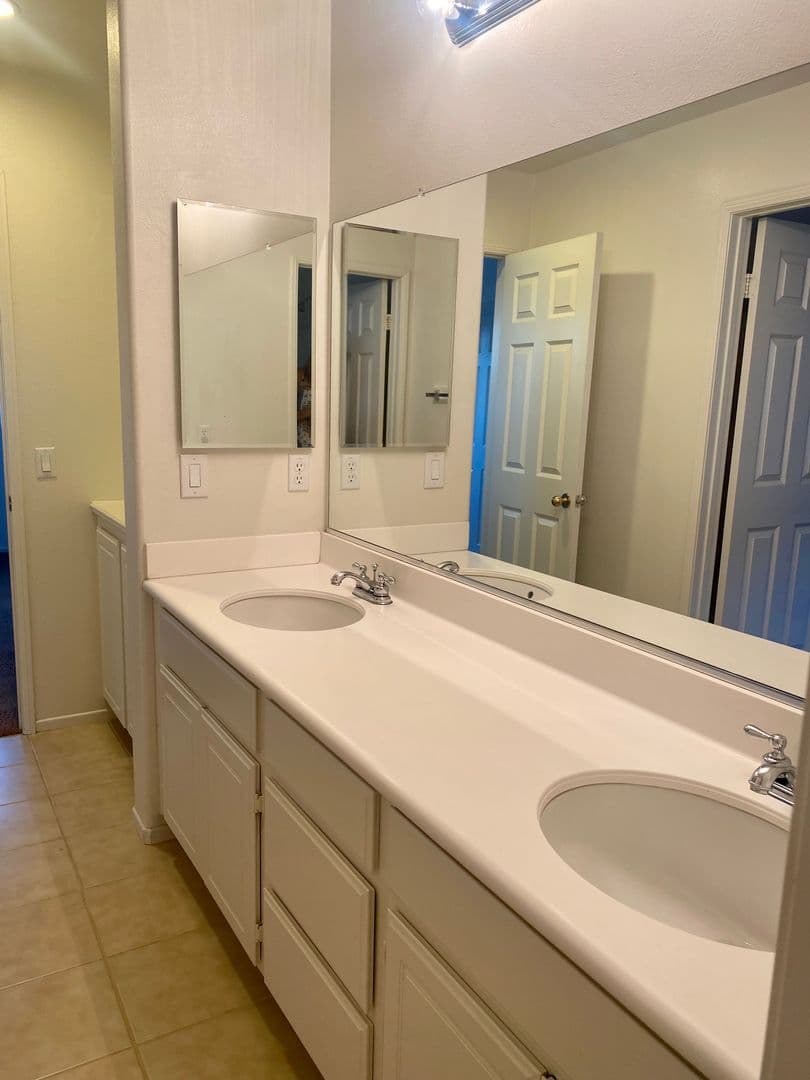 Menifee House: 29428 El Presido Ln