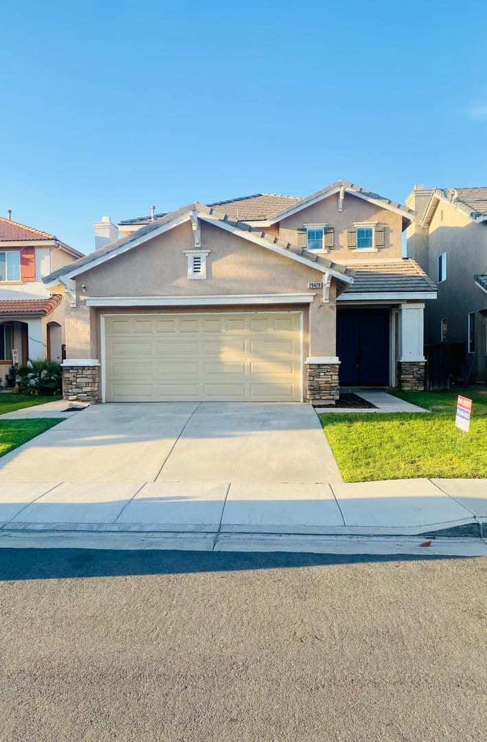 Menifee House: 29428 El Presido Ln