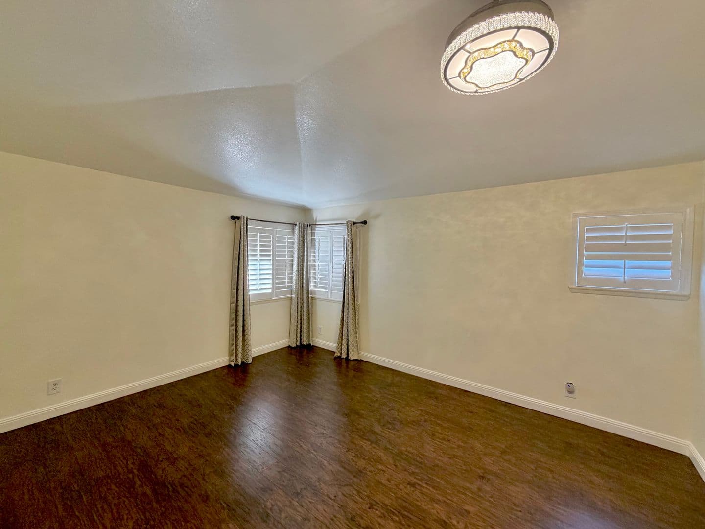 Murrieta House: 23183 Joaquin Ridge Dr