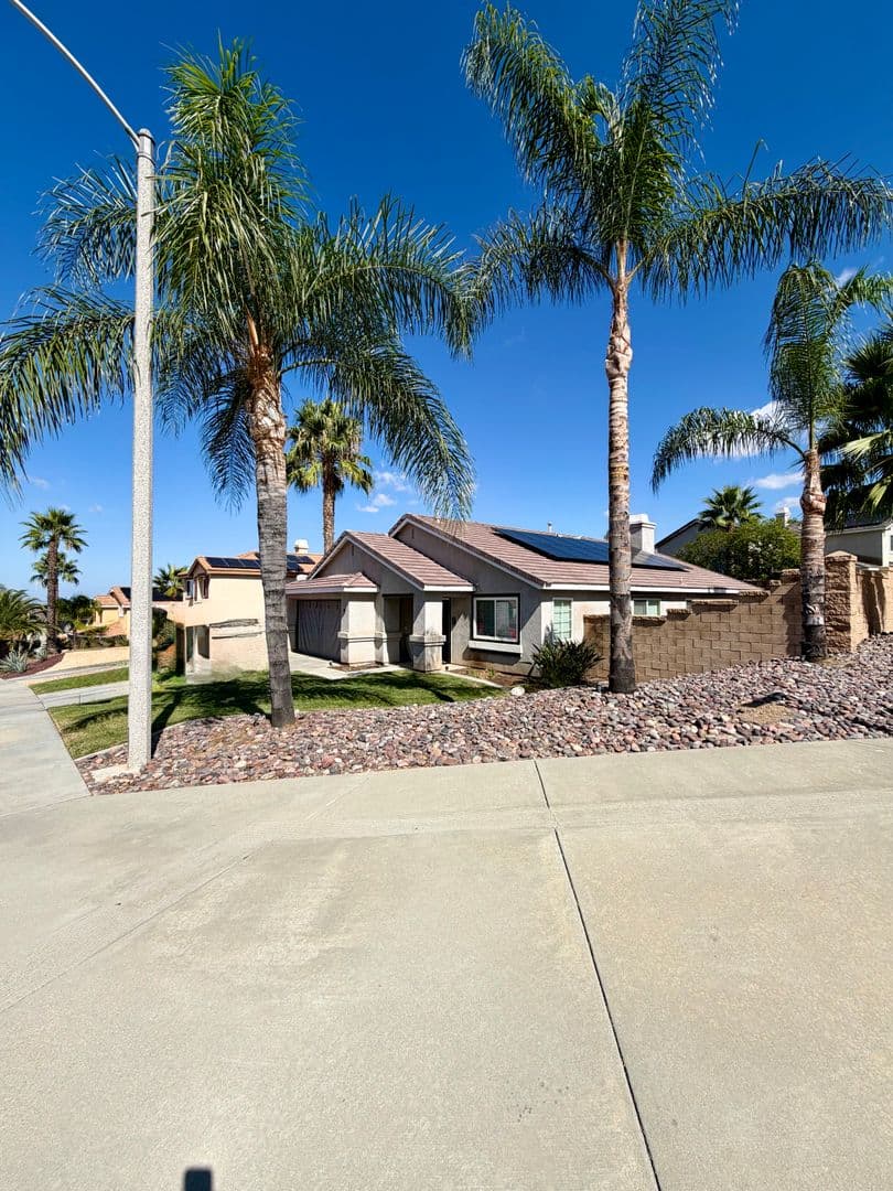 Menifee House: 27884 Maywood Bend Dr