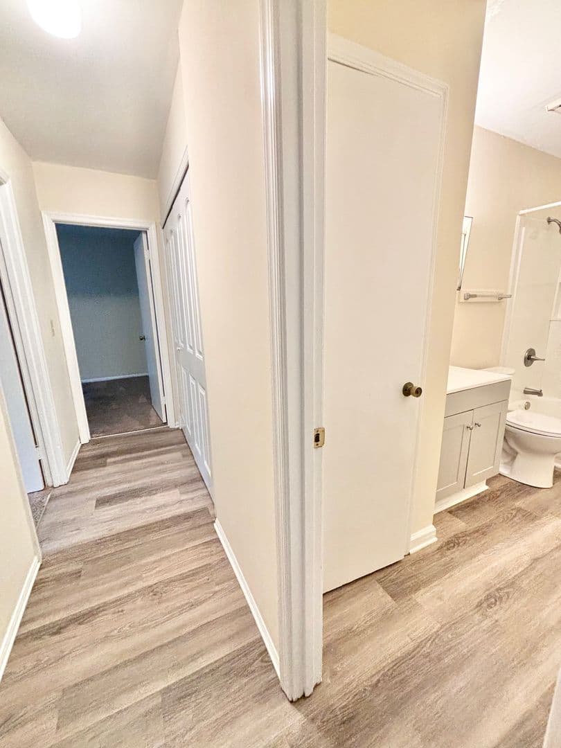 Greensboro House: 609 Tipperary Drive
