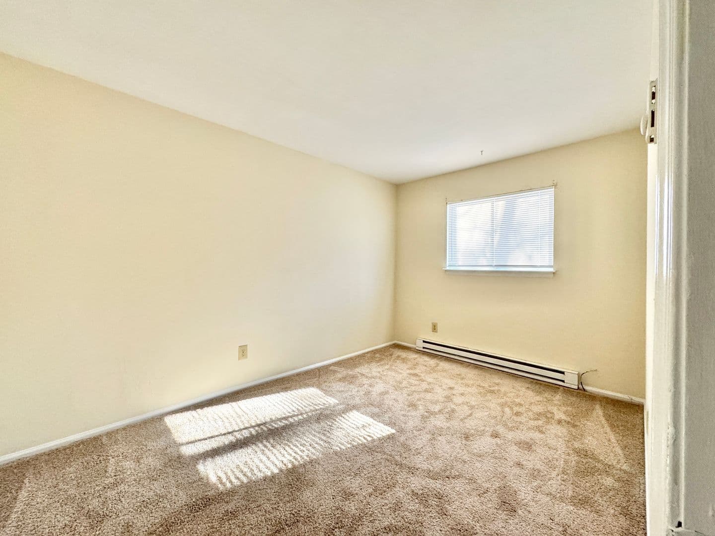 Greensboro House: 609 Tipperary Drive