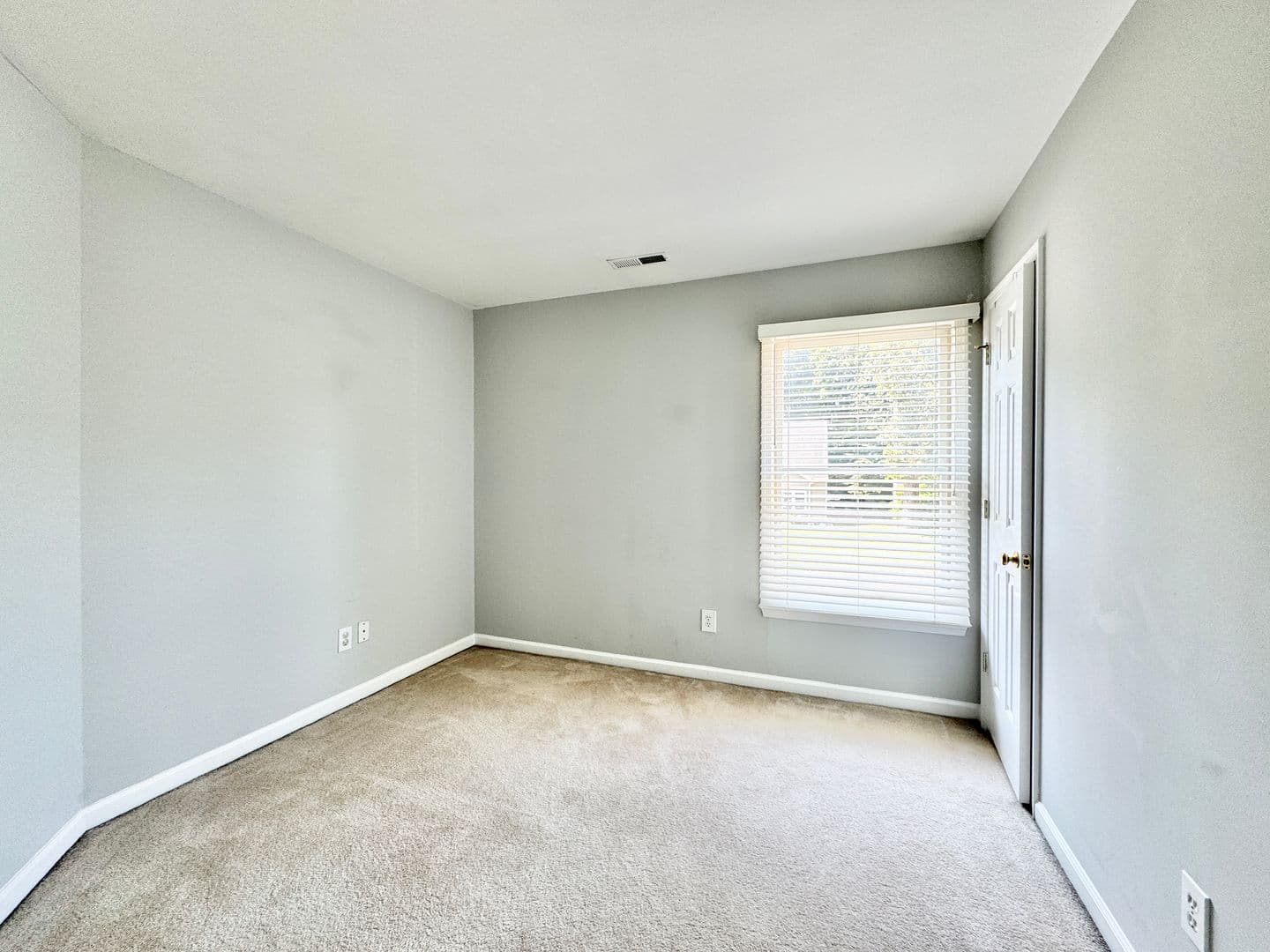 Greensboro House: 5208 Autumn Woods