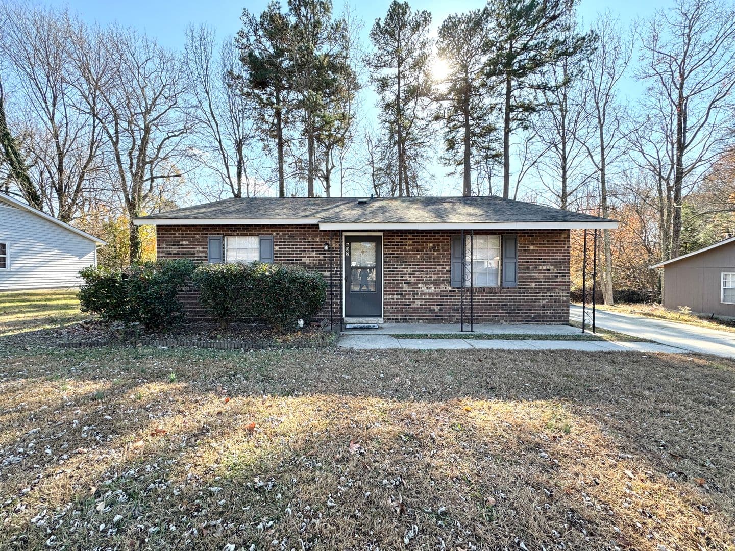 Greensboro House: 609 Tipperary Drive