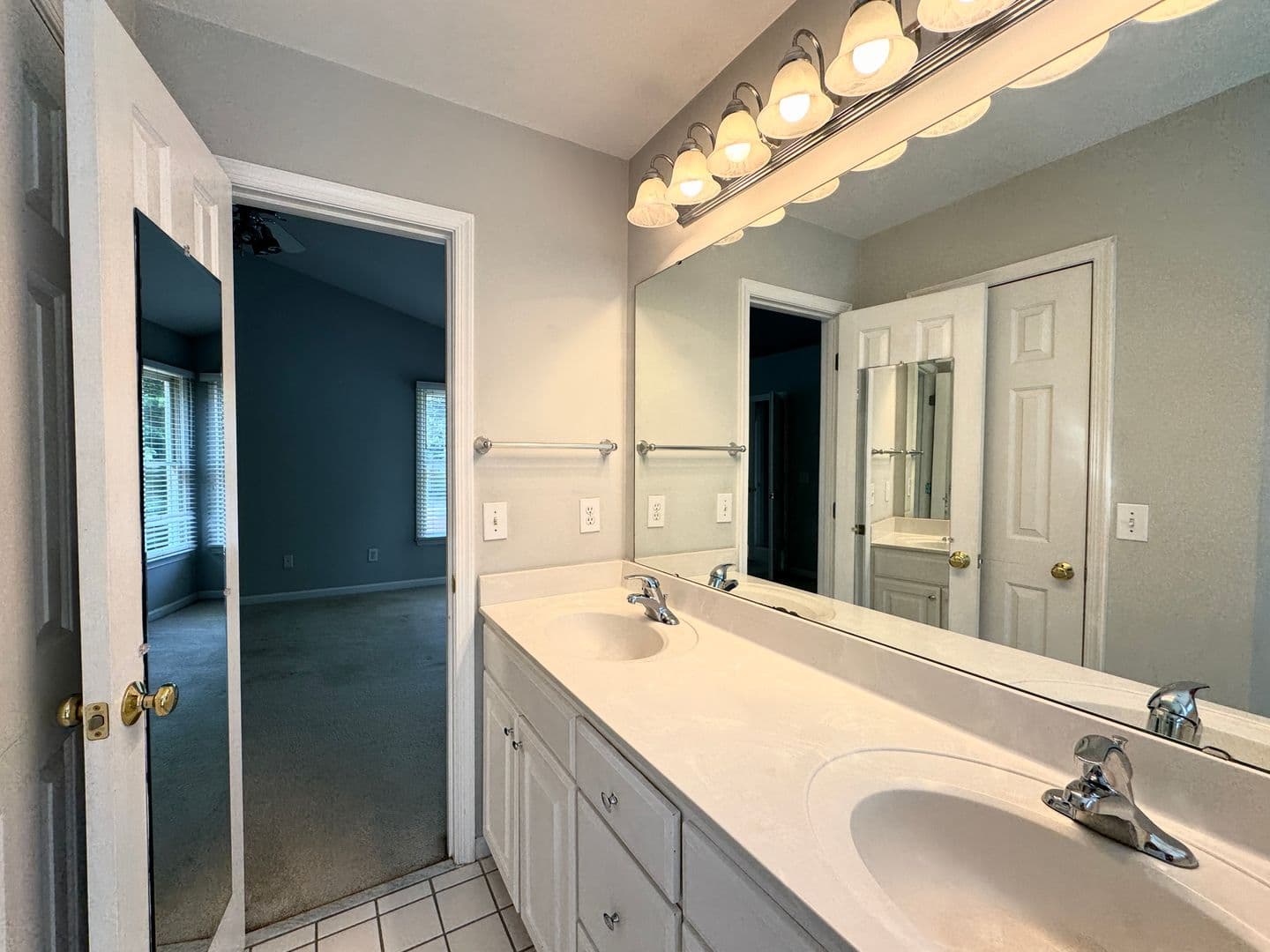 Greensboro House: 5208 Autumn Woods