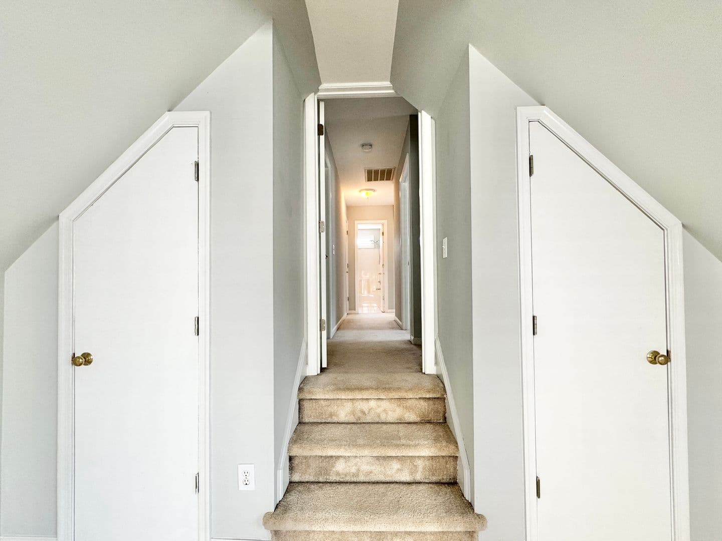Greensboro House: 5208 Autumn Woods