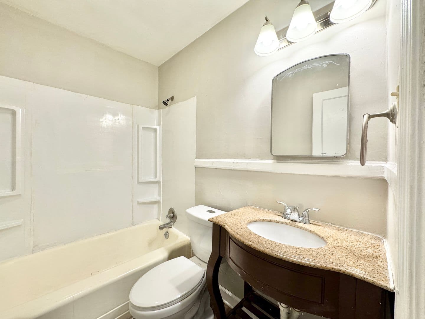 Greensboro Apartment: 1006 E Side Drive