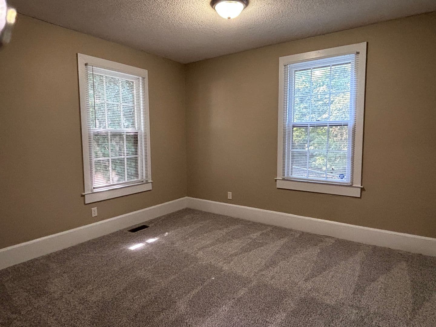 Greensboro House: 206 E Whittington Street