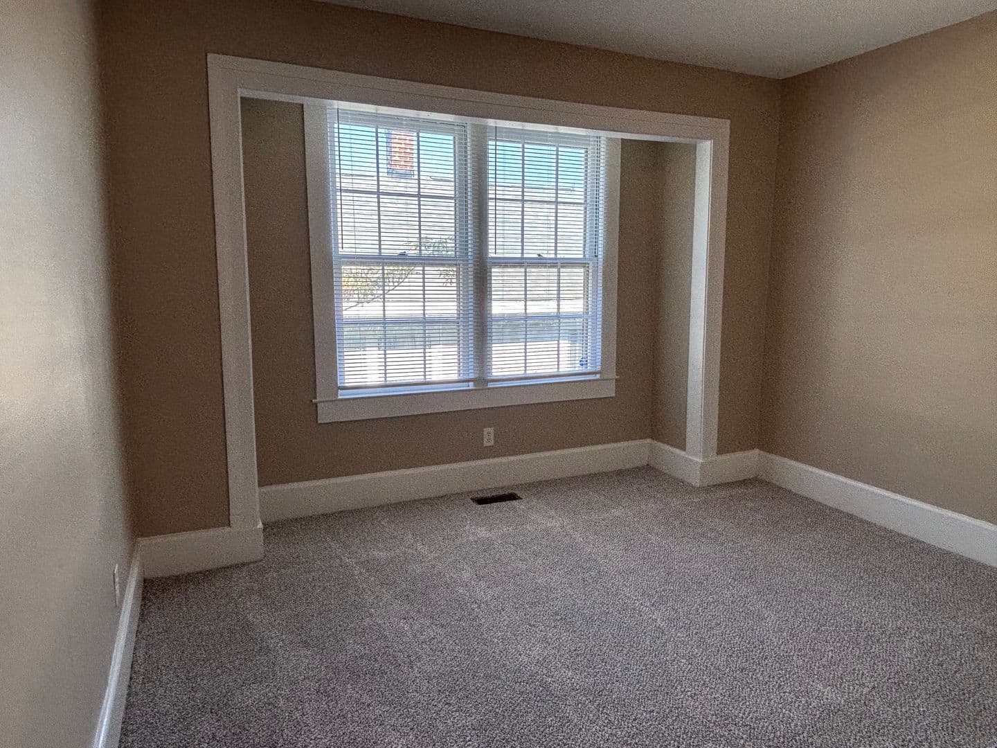 Greensboro House: 206 E Whittington Street