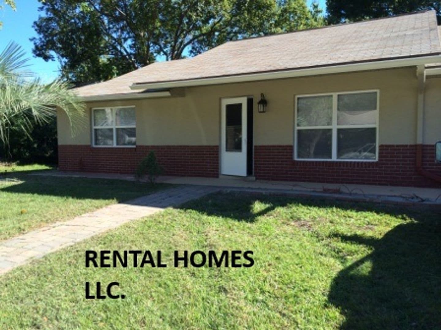 Longwood House: 133 Clyde Avenue