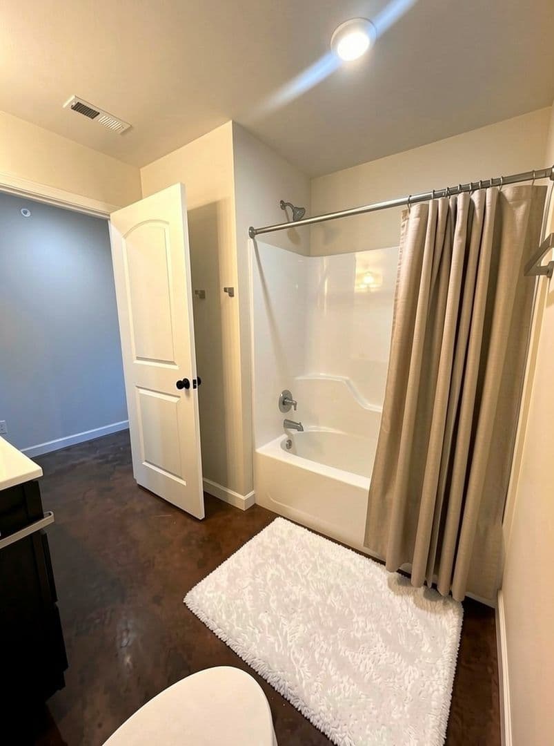 Farmington Apartment: 1502 N. Washington Street