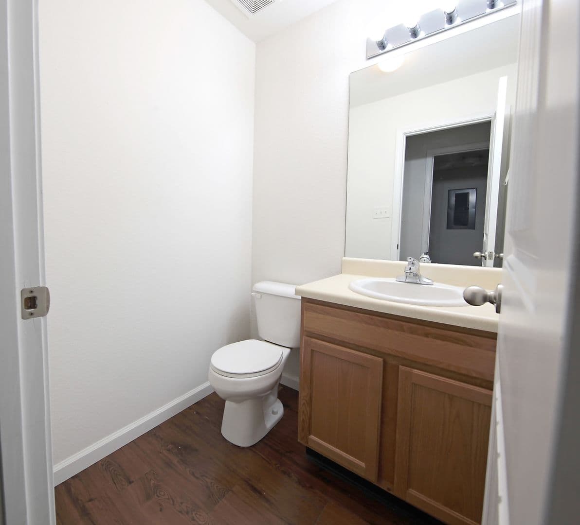Farmington Apartment: 1550 N. Washington Street