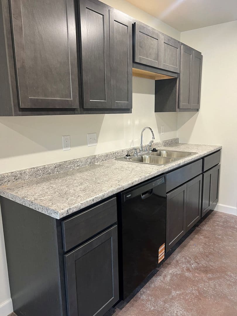 Farmington Apartment: 1502 N. Washington Street