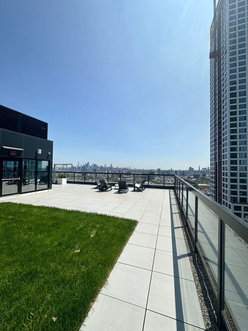 Jersey City Apartment: 9 Homestead ave