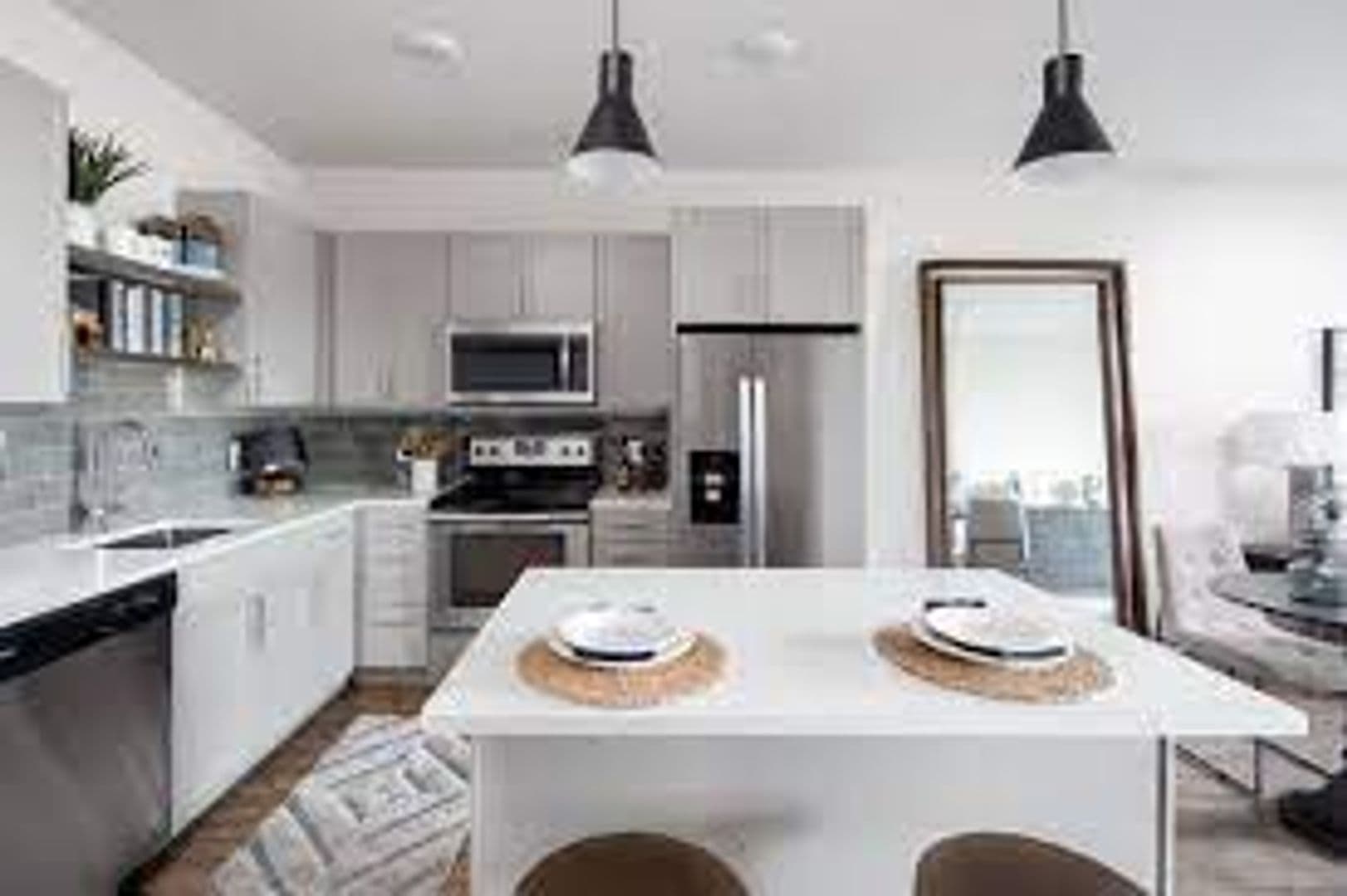 Harrison Apartment: 1200 S 5th St