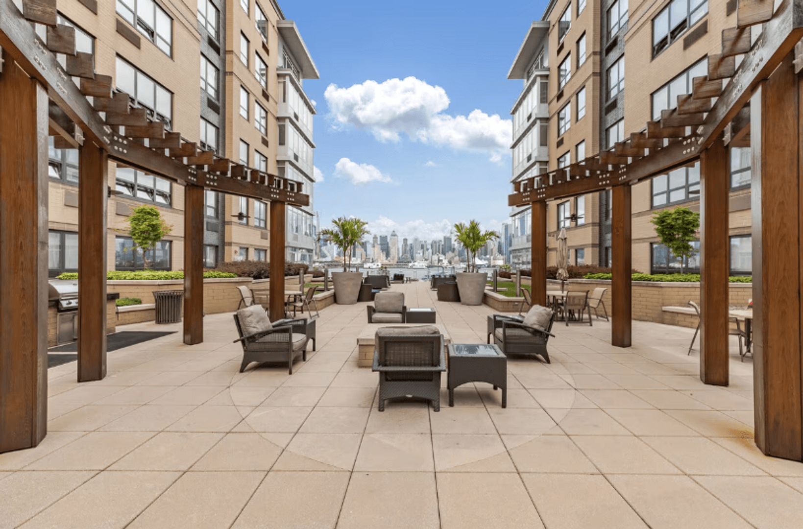 Weehawken Apartment: 1500 Avenue at Port