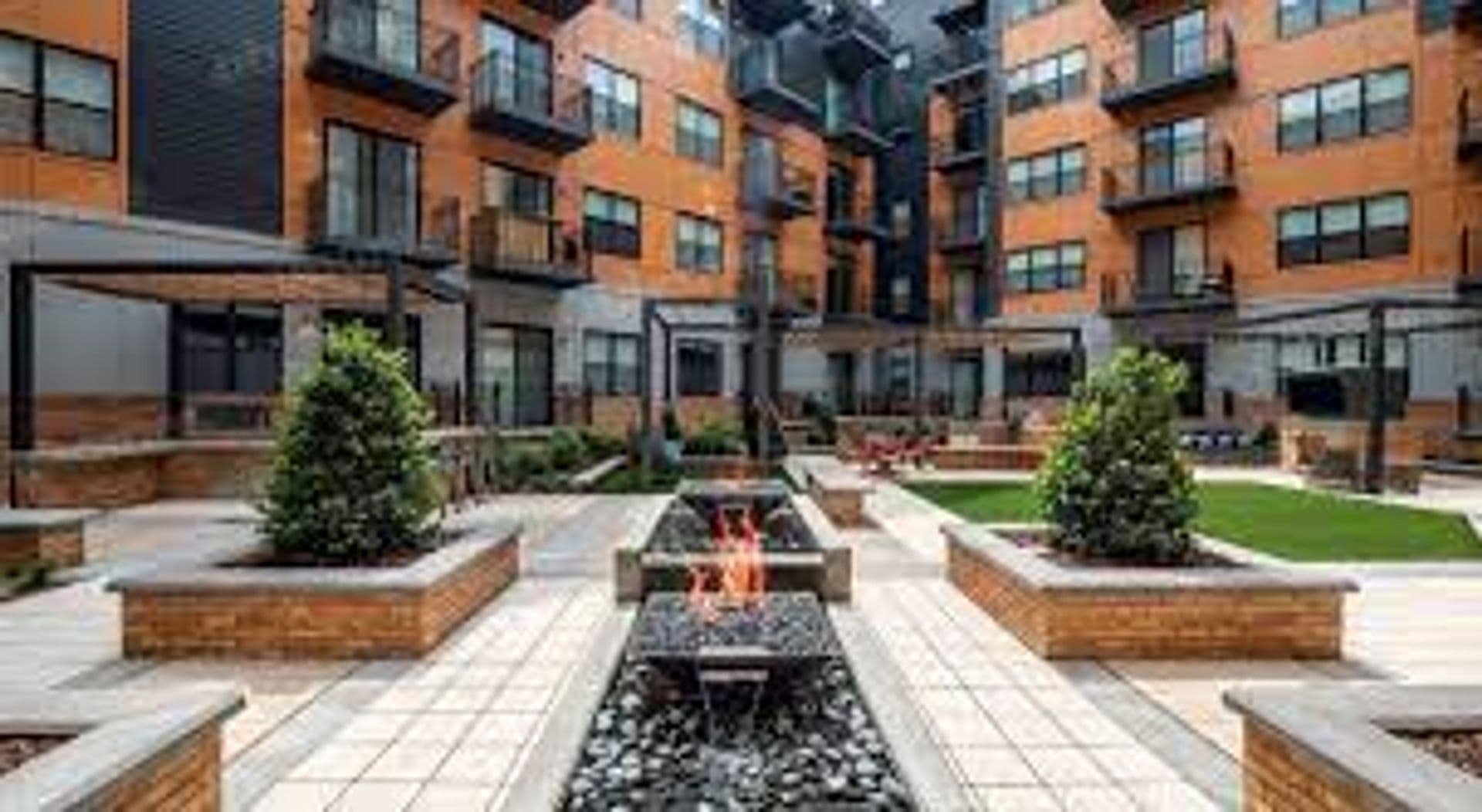 Harrison Apartment: 1200 S 5th St