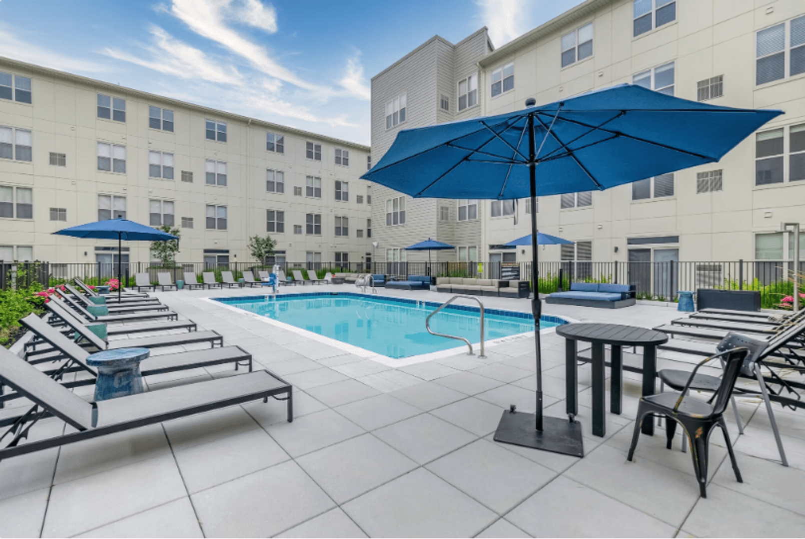 Hackensack Apartment: 435 Main St