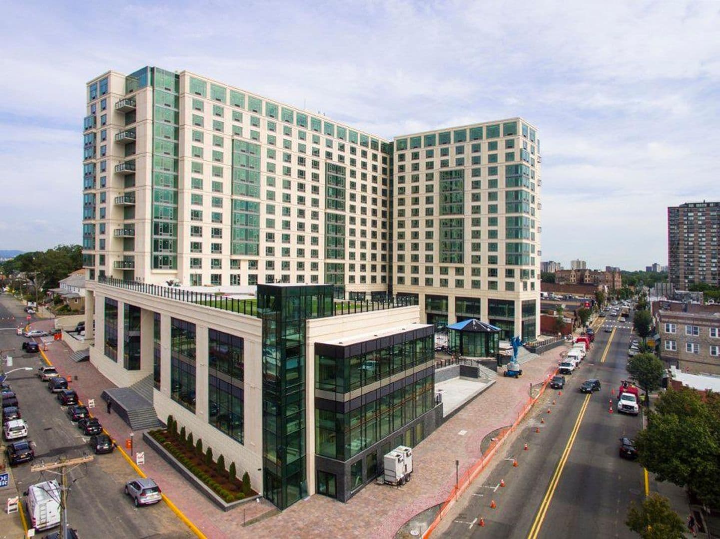 Cliffside Park Apartment: 691 Anderson Avenue