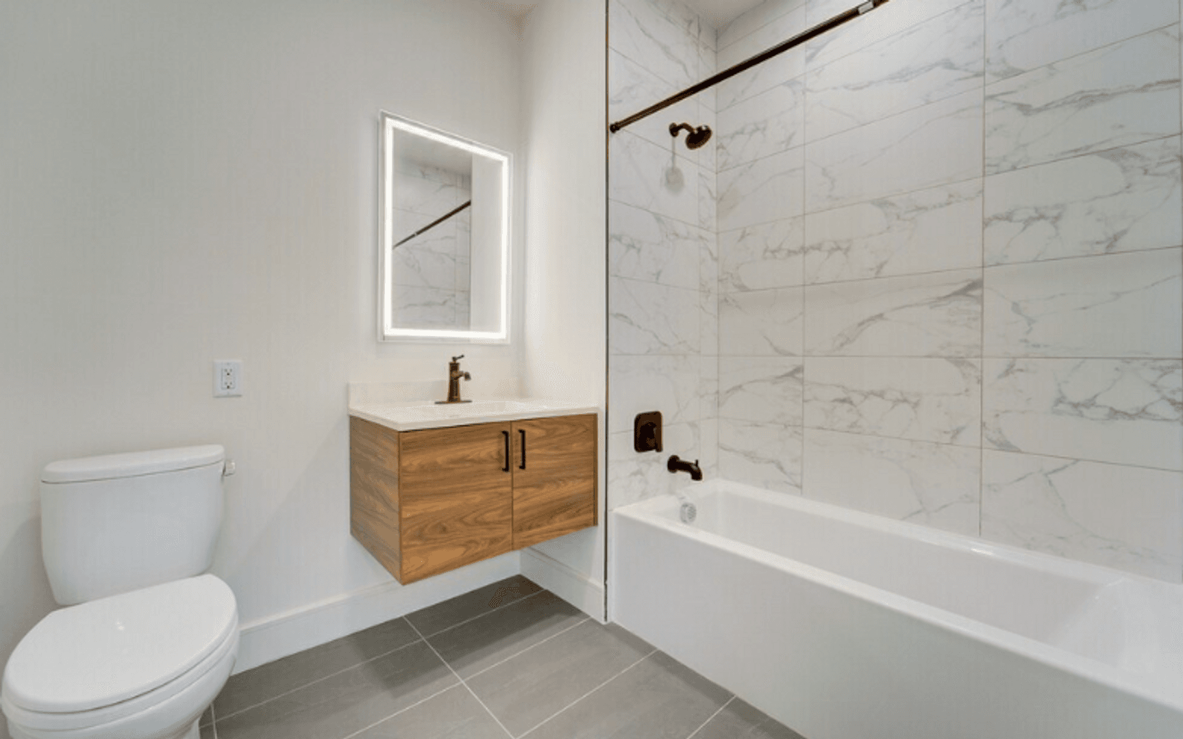 Englewood Apartment: 15 S Dean St