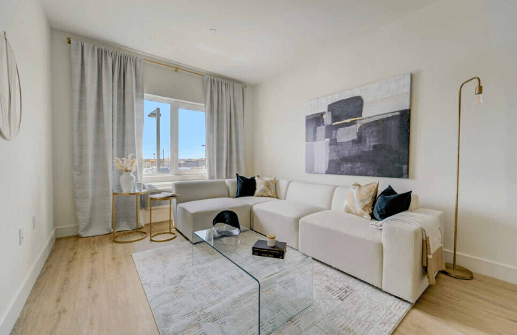 Englewood Apartment: 15 S Dean St