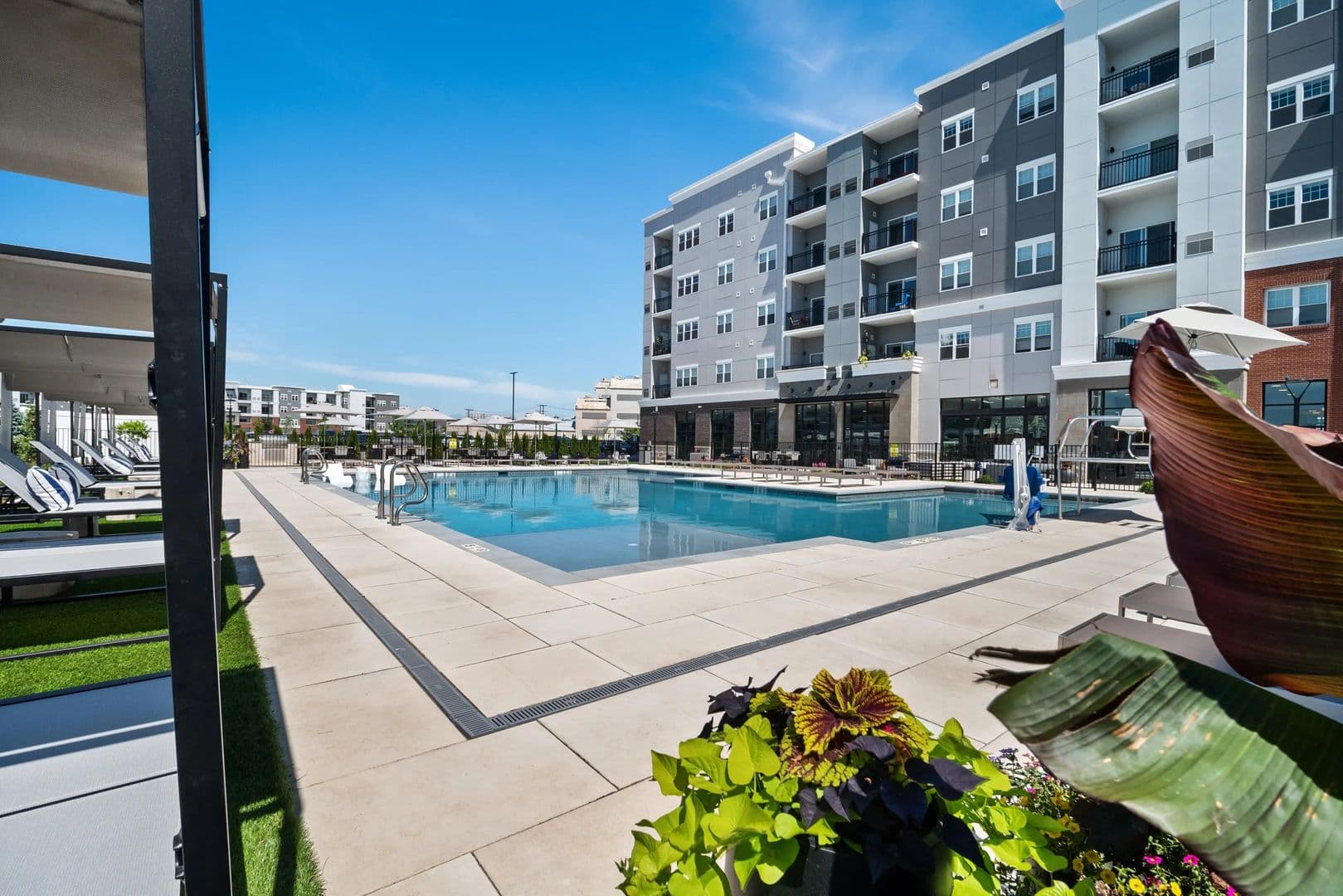 Bogota Apartment: 1000 W Fort Lee Rd