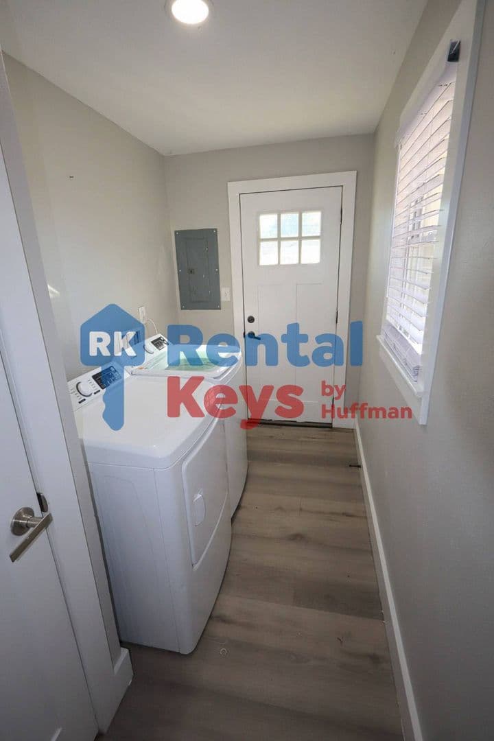 Evansville House: 1705 N Boeke Road