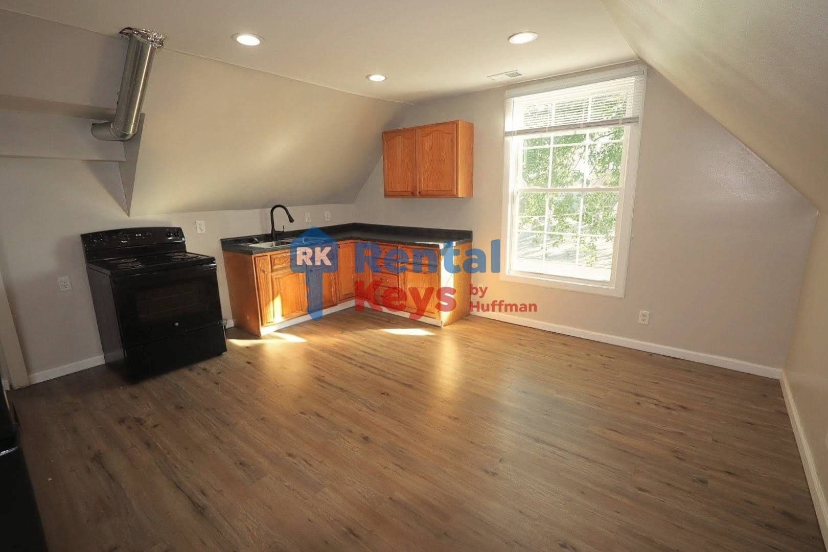 Evansville Apartment: 409 East Franklin Street