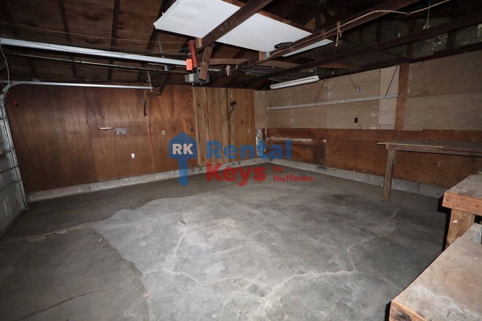Evansville House: 2707 S Weinbach Avenue
