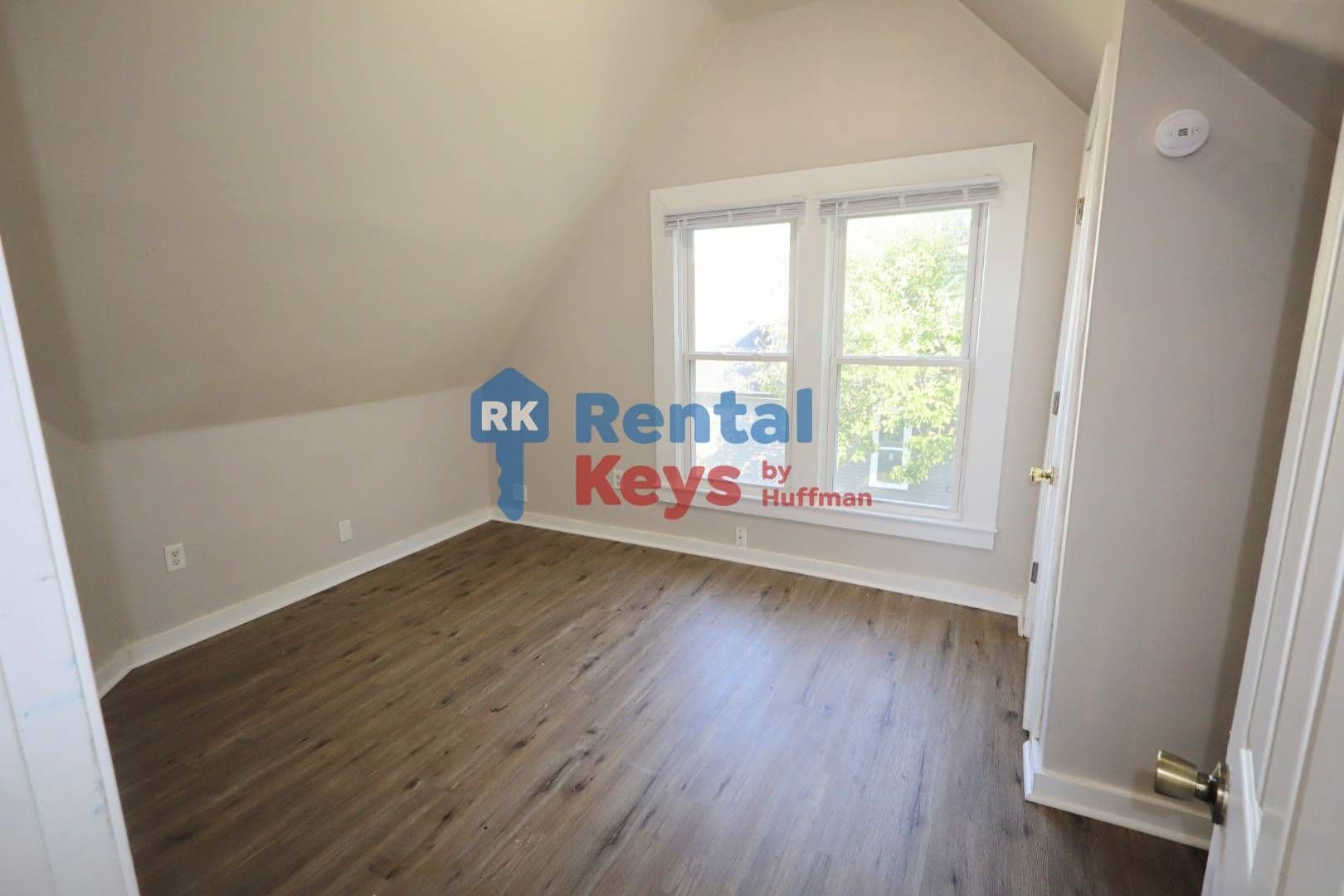 Evansville Apartment: 409 East Franklin Street