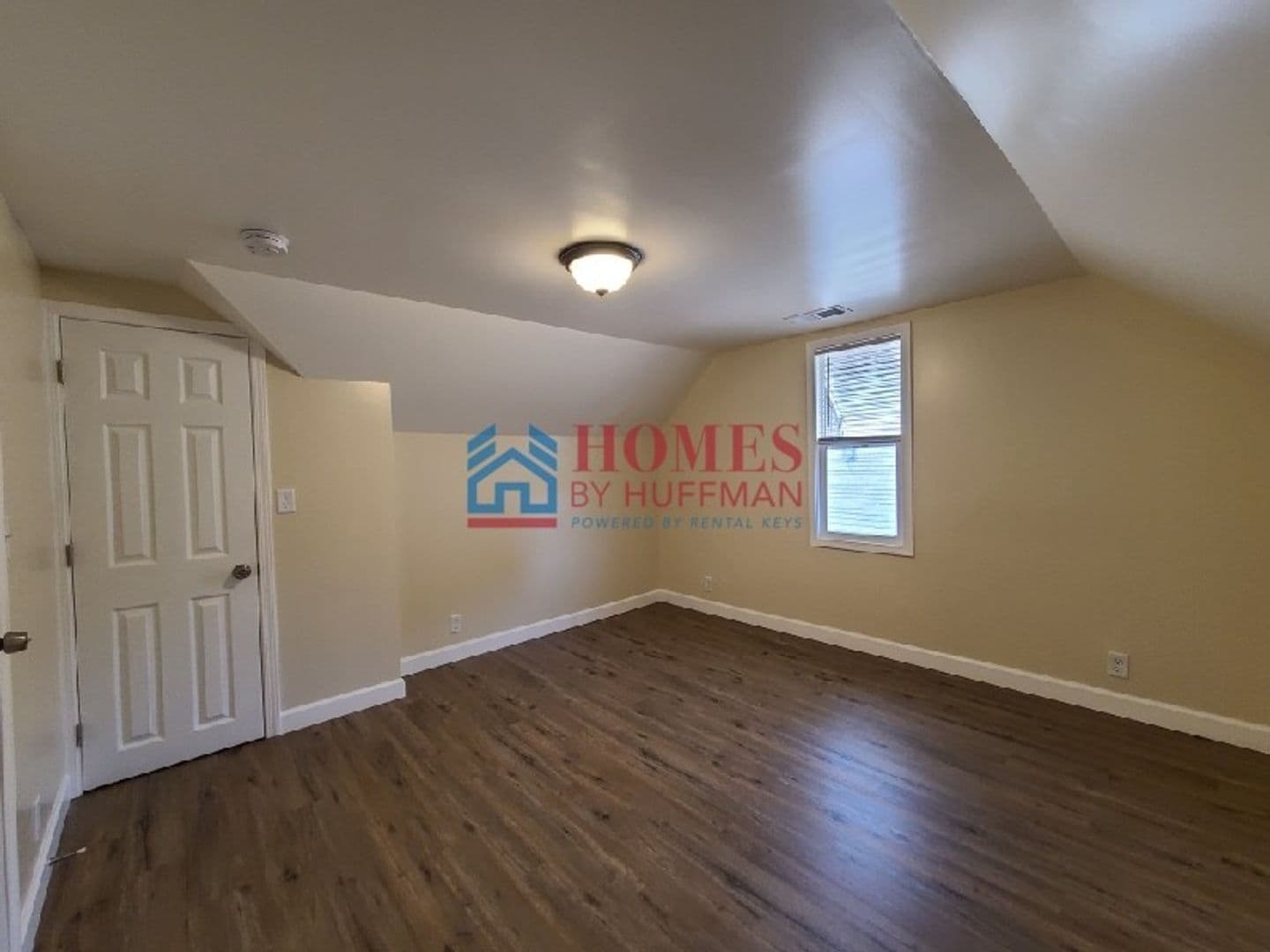 Evansville Apartment: 423 Jefferson Avenue