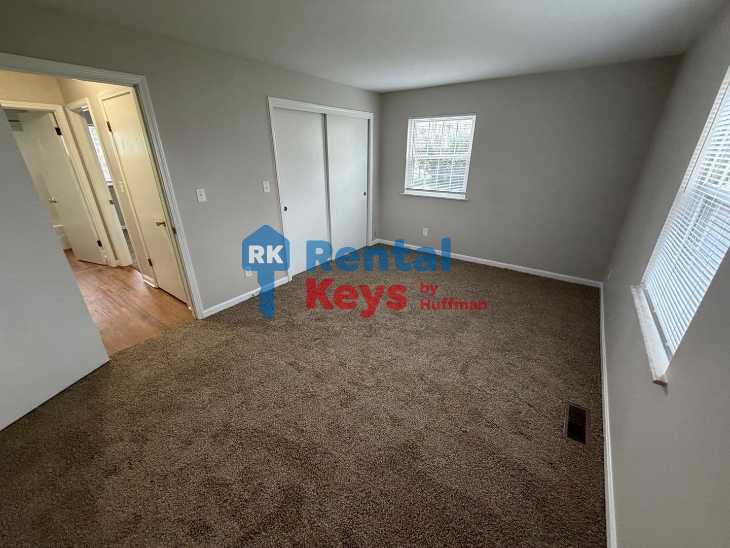 Evansville Apartment: 2807 Ravenswood Drive