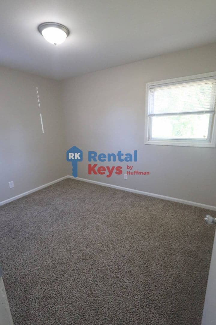 Boonville Apartment: 916 Parkview Drive