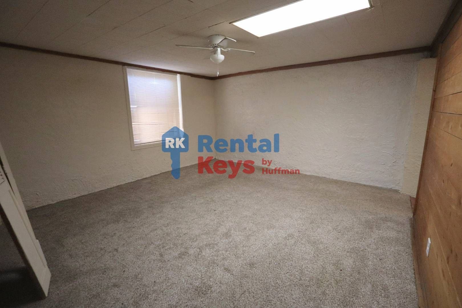Boonville Apartment: 916 Parkview Drive