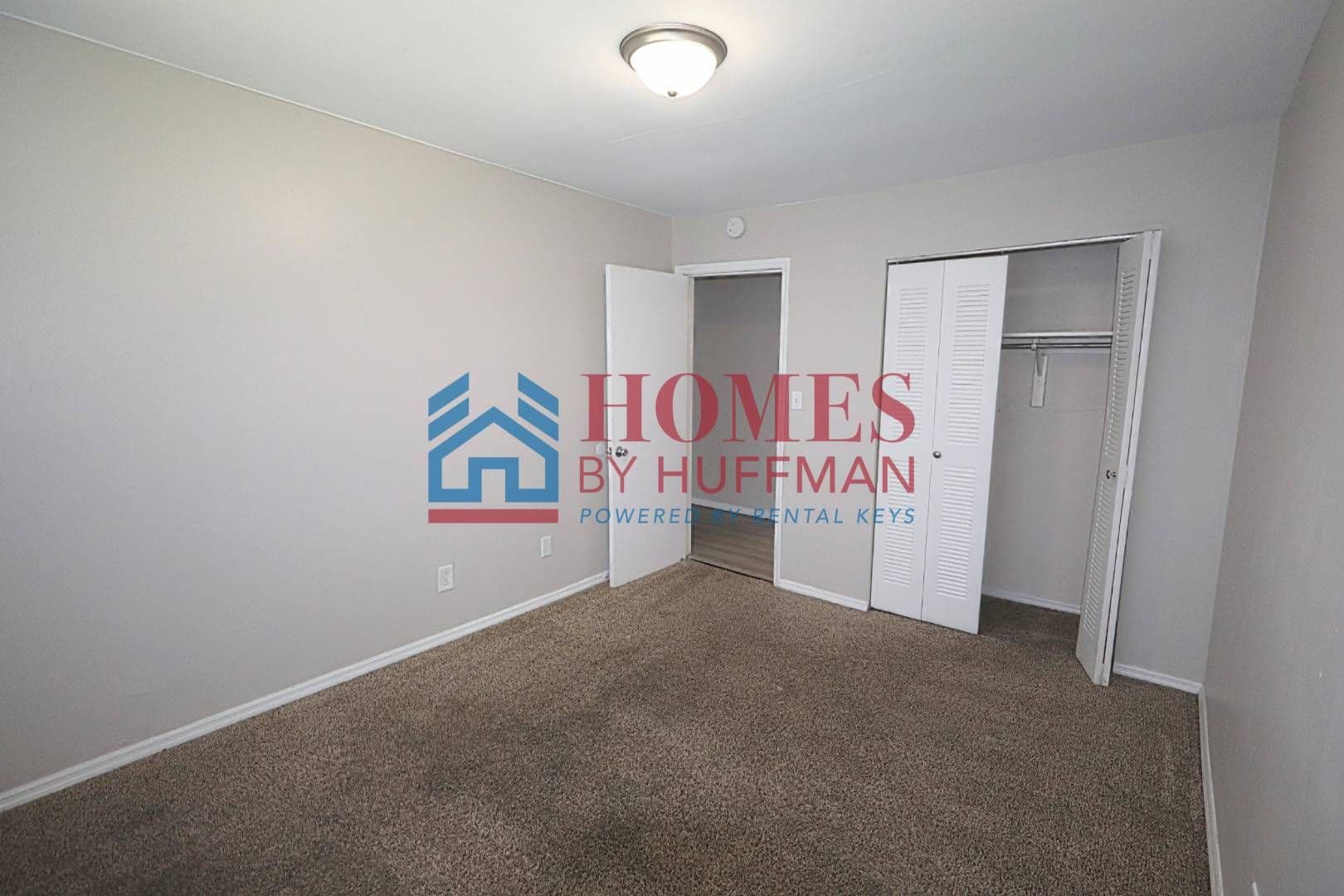 Evansville Apartment: 4609 -4689 Covert Avenue