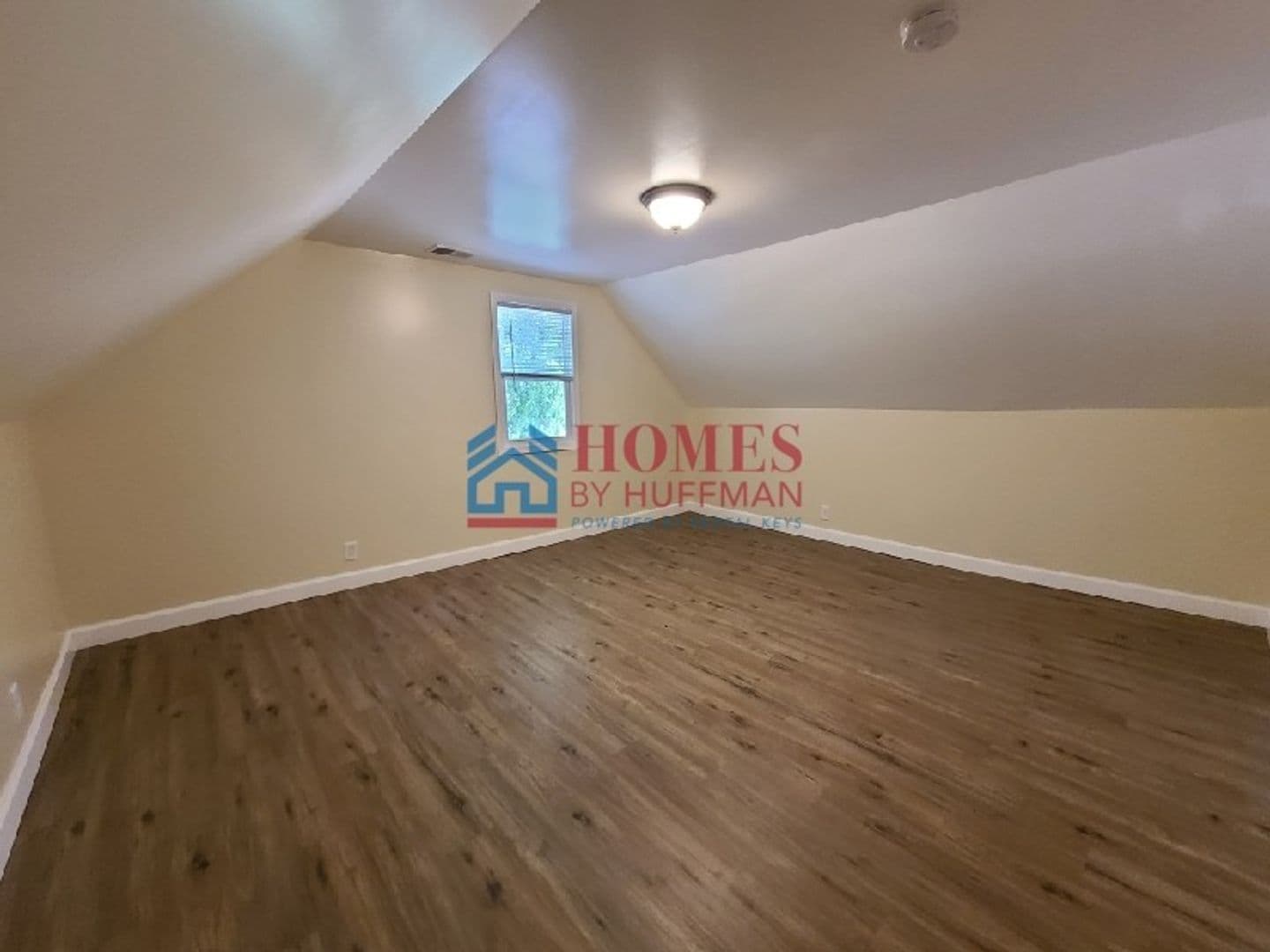 Evansville Apartment: 423 Jefferson Avenue