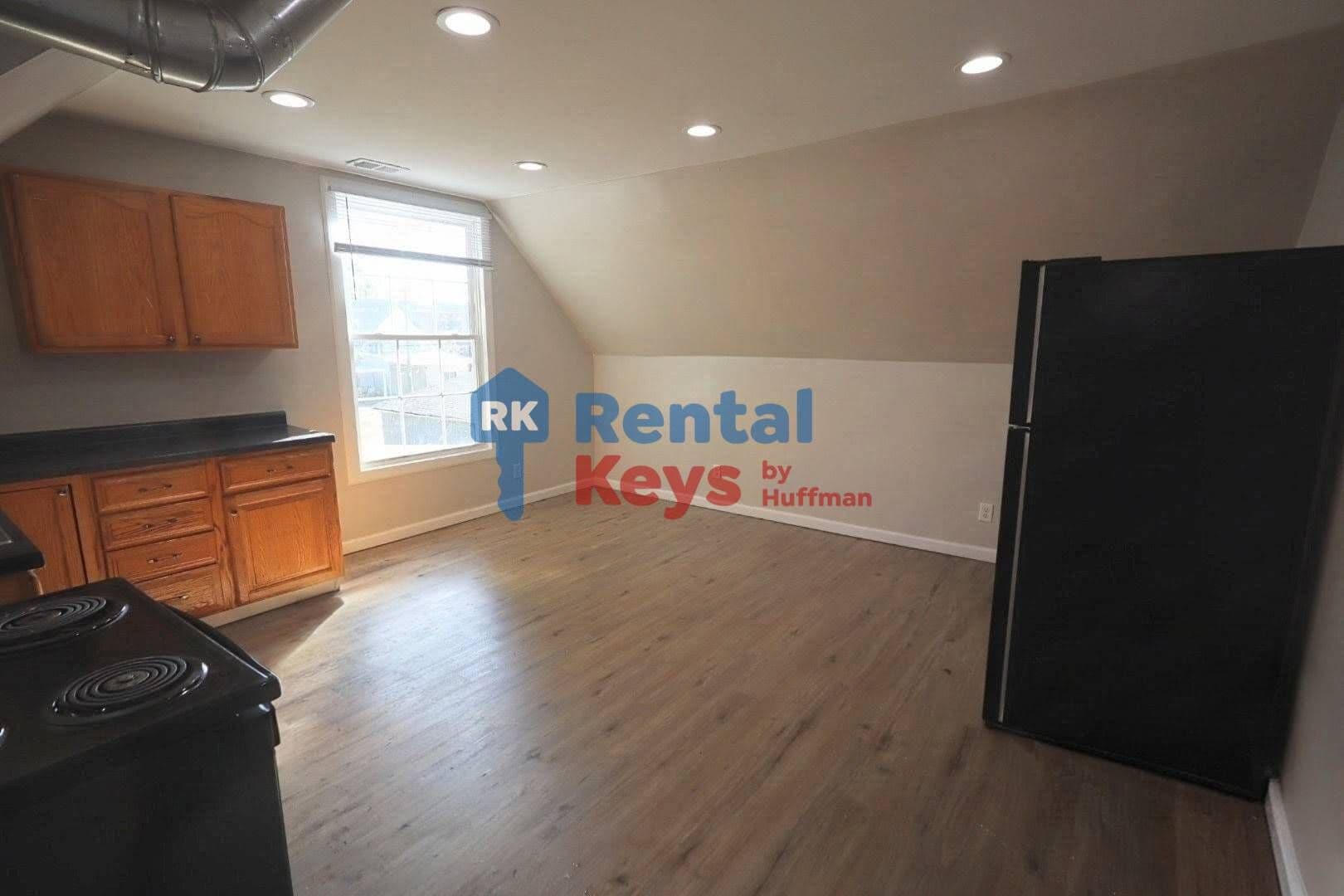Evansville Apartment: 409 East Franklin Street