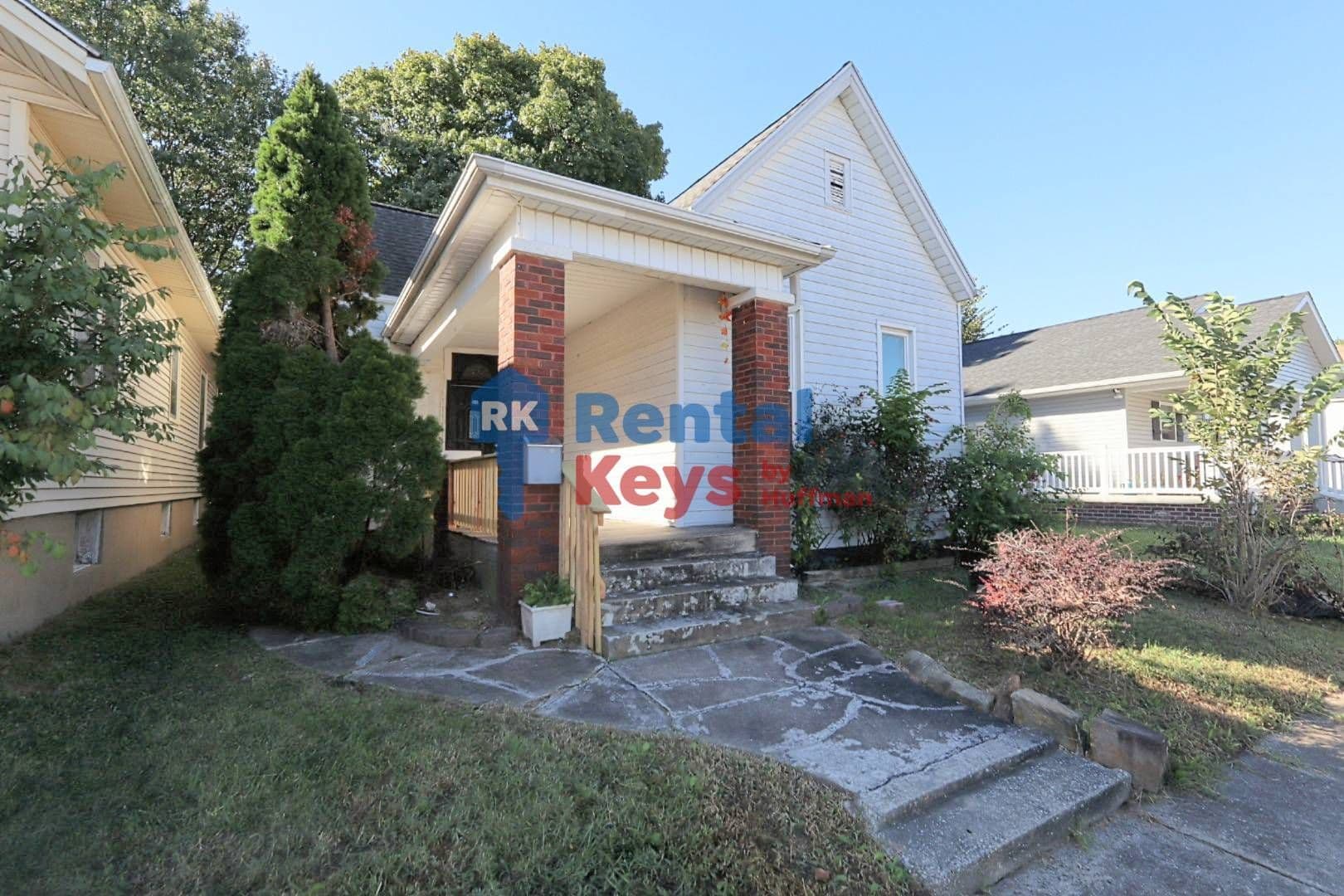 Evansville House: 111 East Louisiana Street