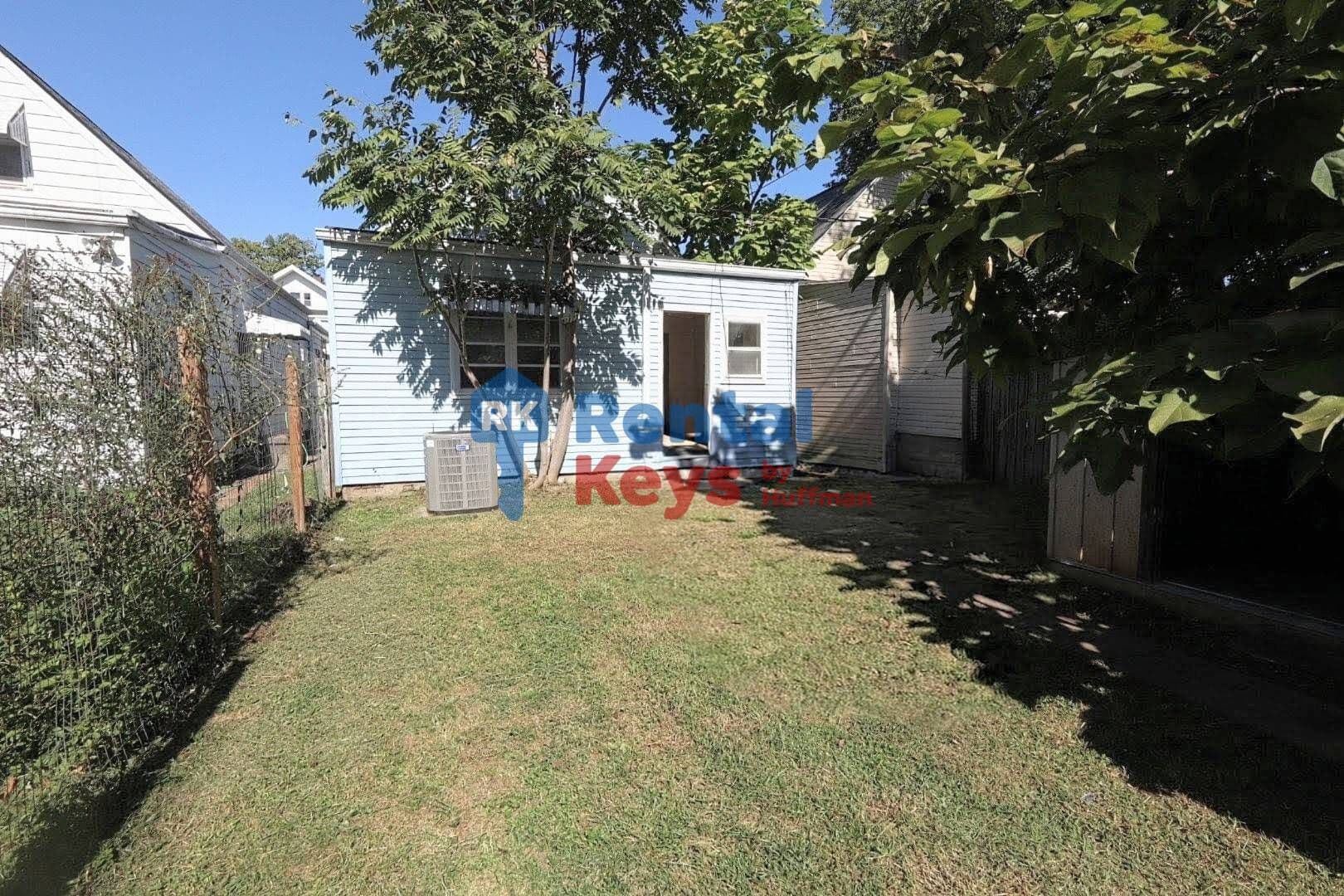 Evansville House: 317 East Iowa Street