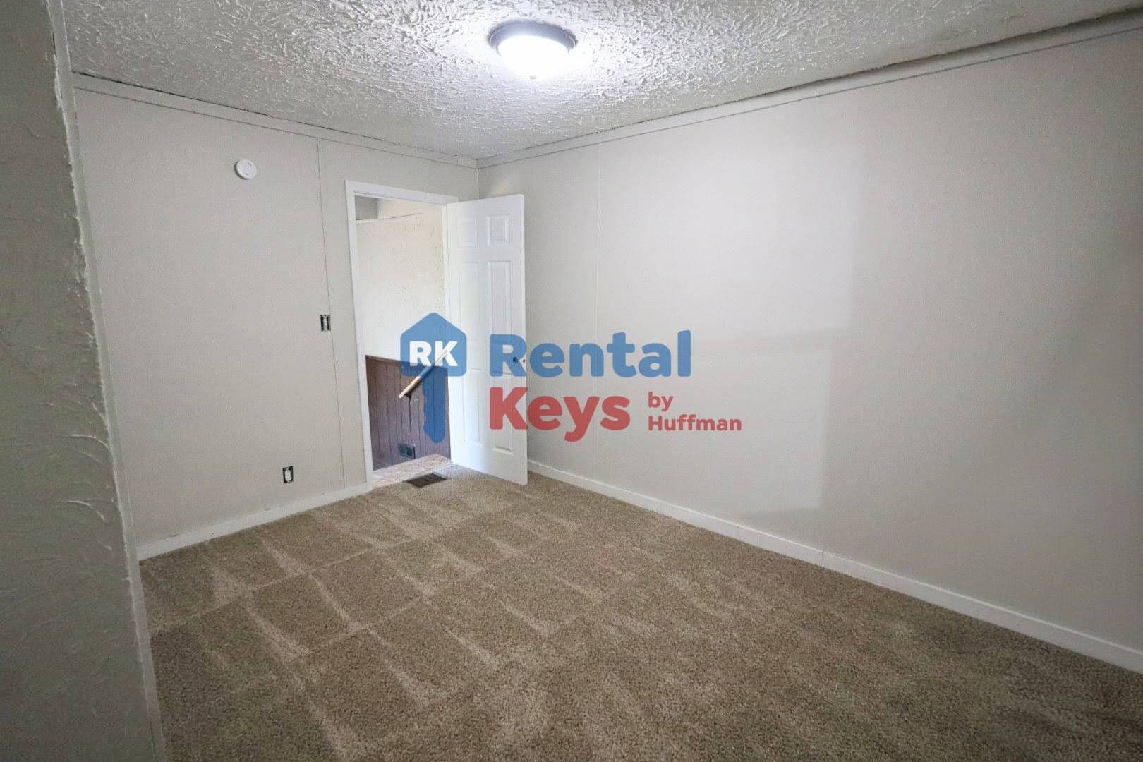 Evansville House: 2707 S Weinbach Avenue