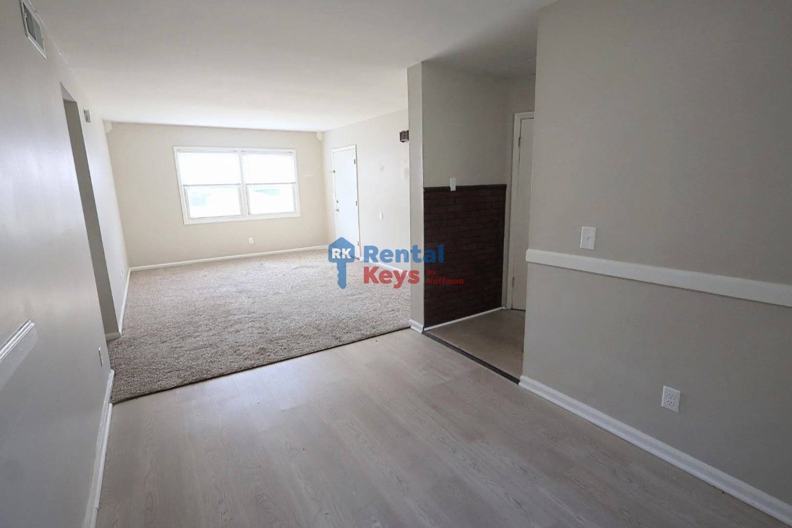 Boonville Apartment: 916 Parkview Drive